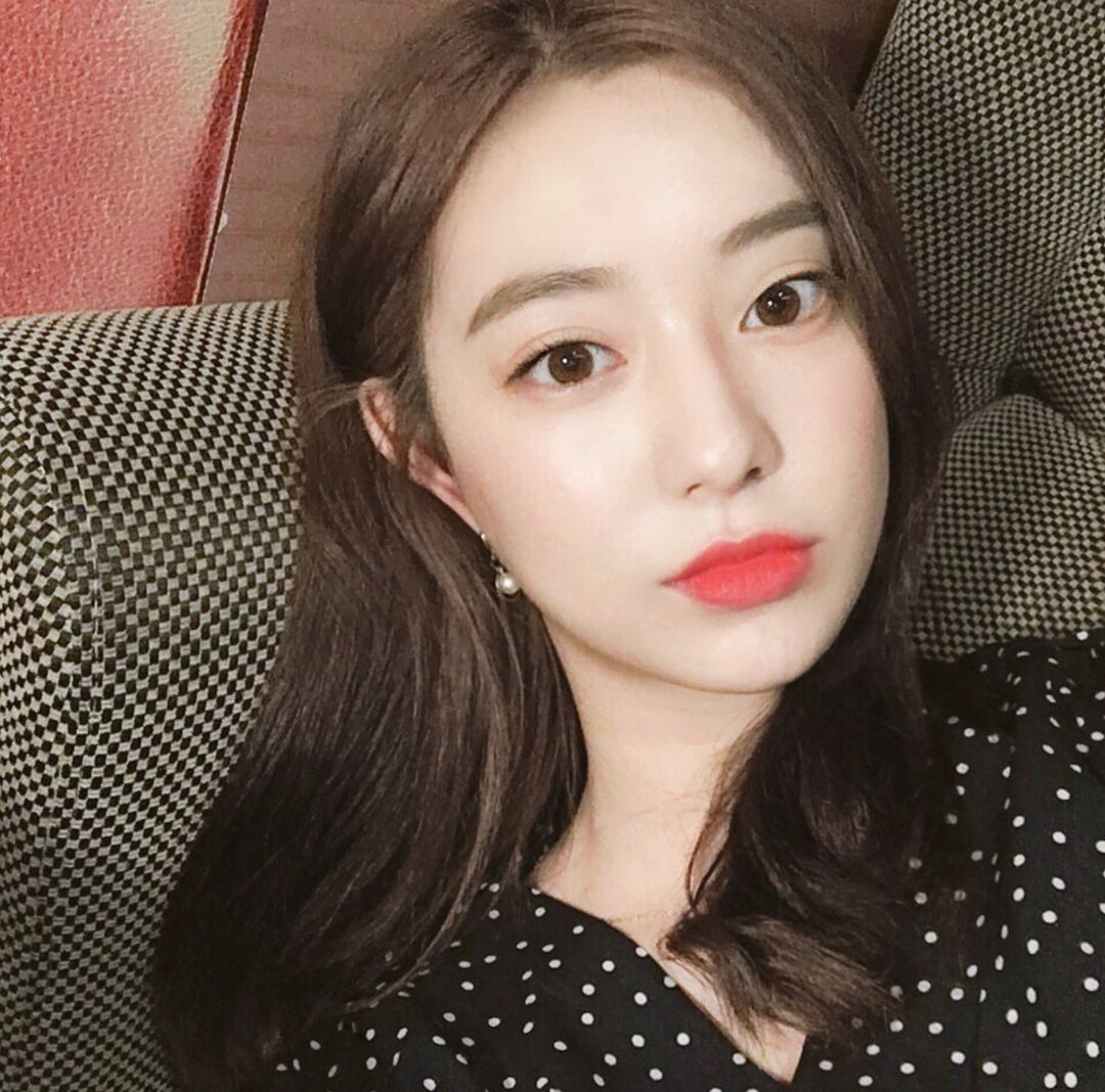 微信气质阳光简洁时尚女头