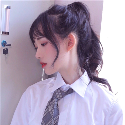 微信好看阳光文艺性感女生头像