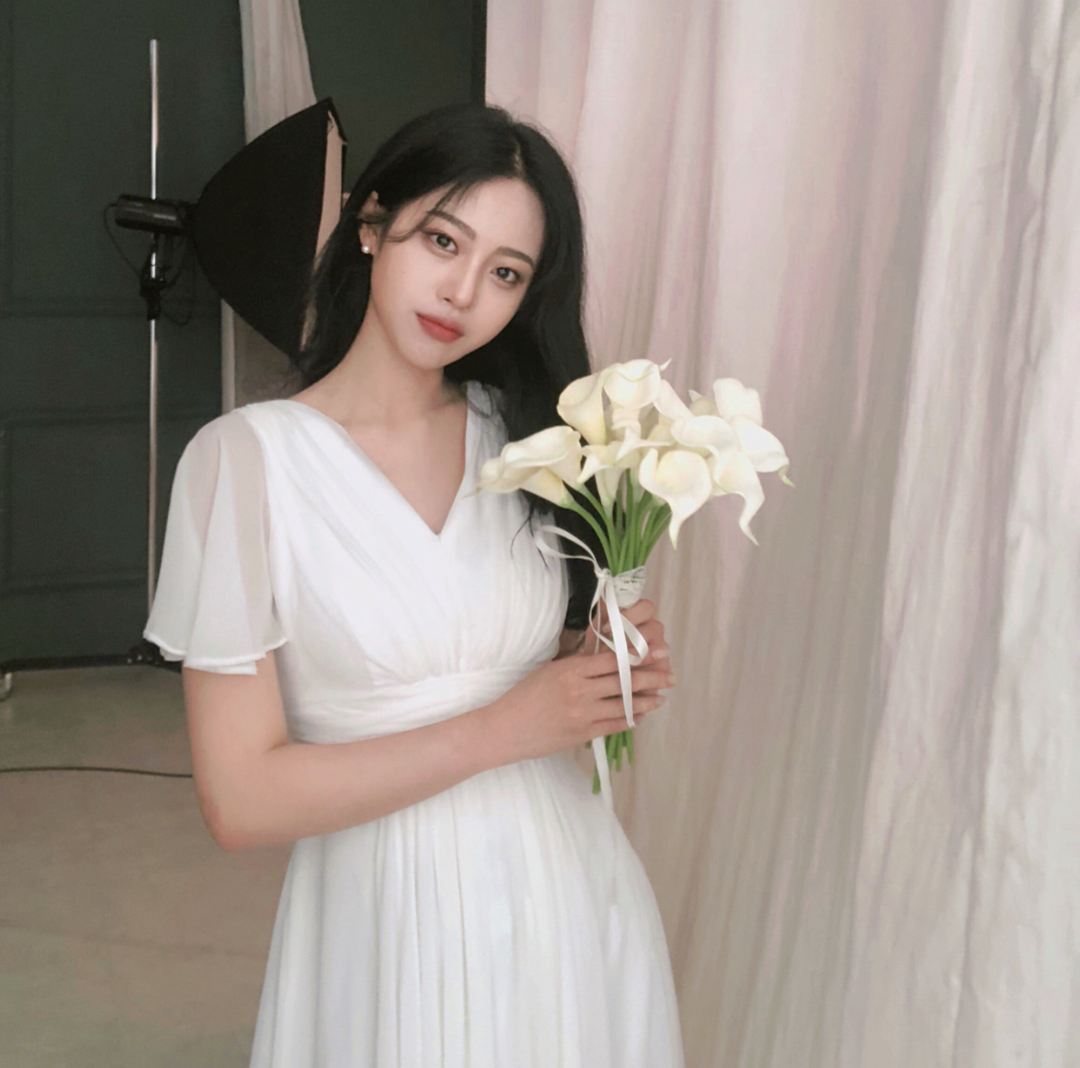 微信气质阳光简洁时尚女头