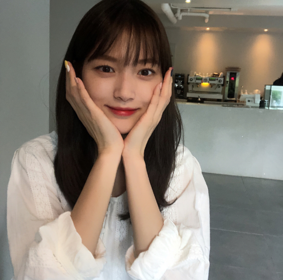 微信气质阳光简洁时尚女头