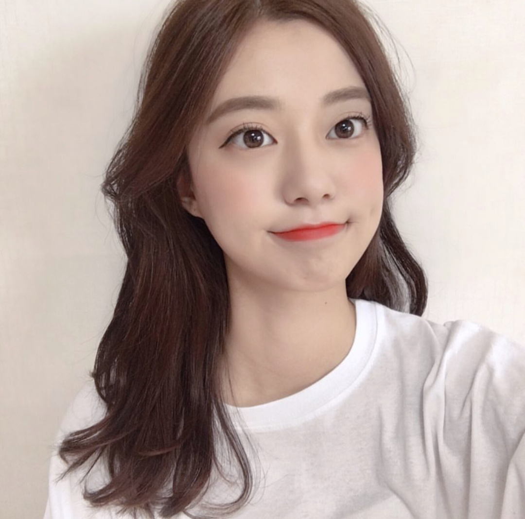 微信气质阳光简洁时尚女头