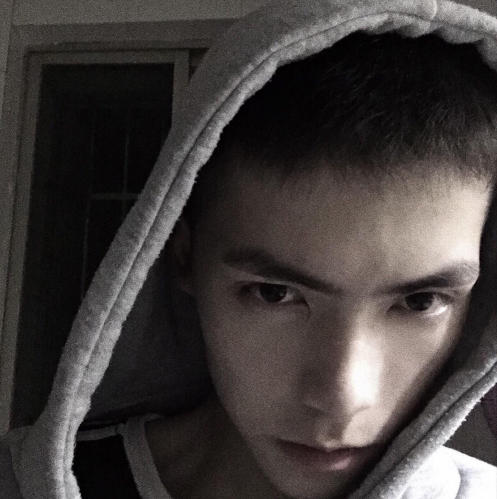 微信冷酷气质迷人男头