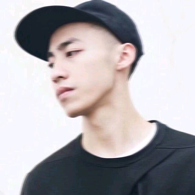 微信冷酷气质迷人男头