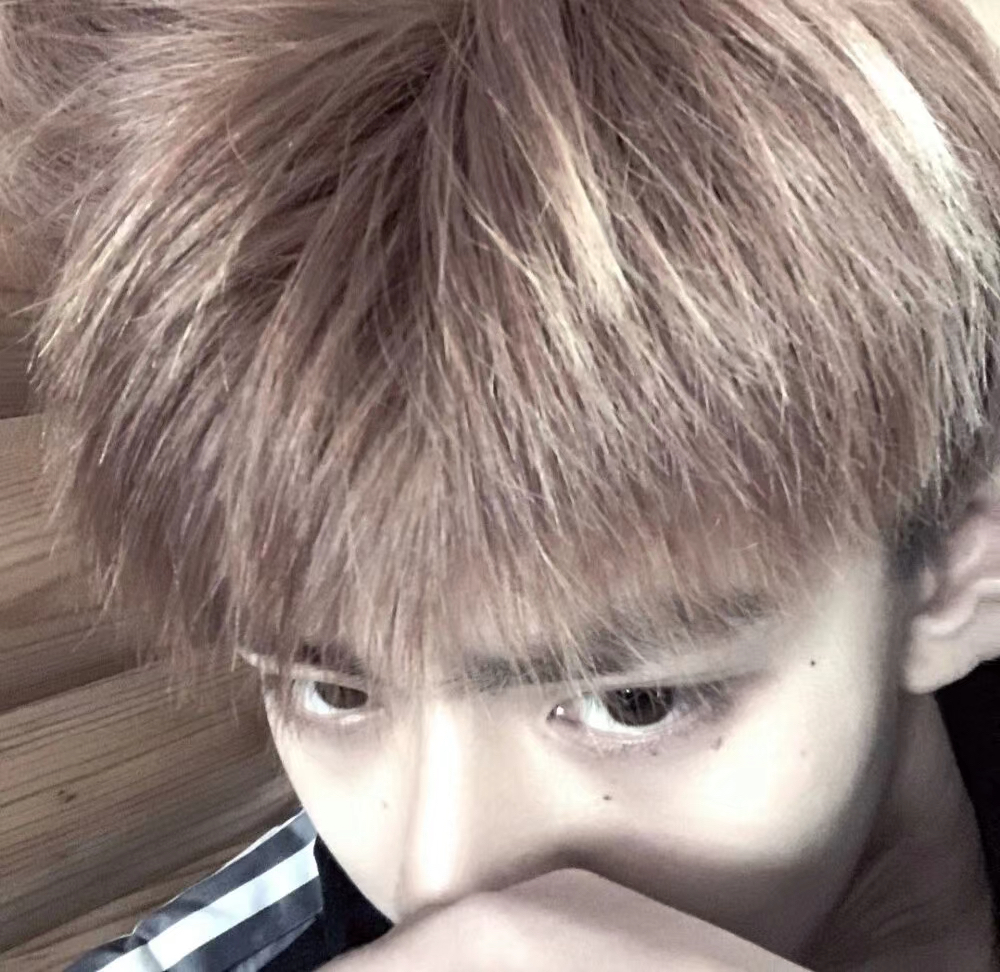 微信冷酷气质迷人男头