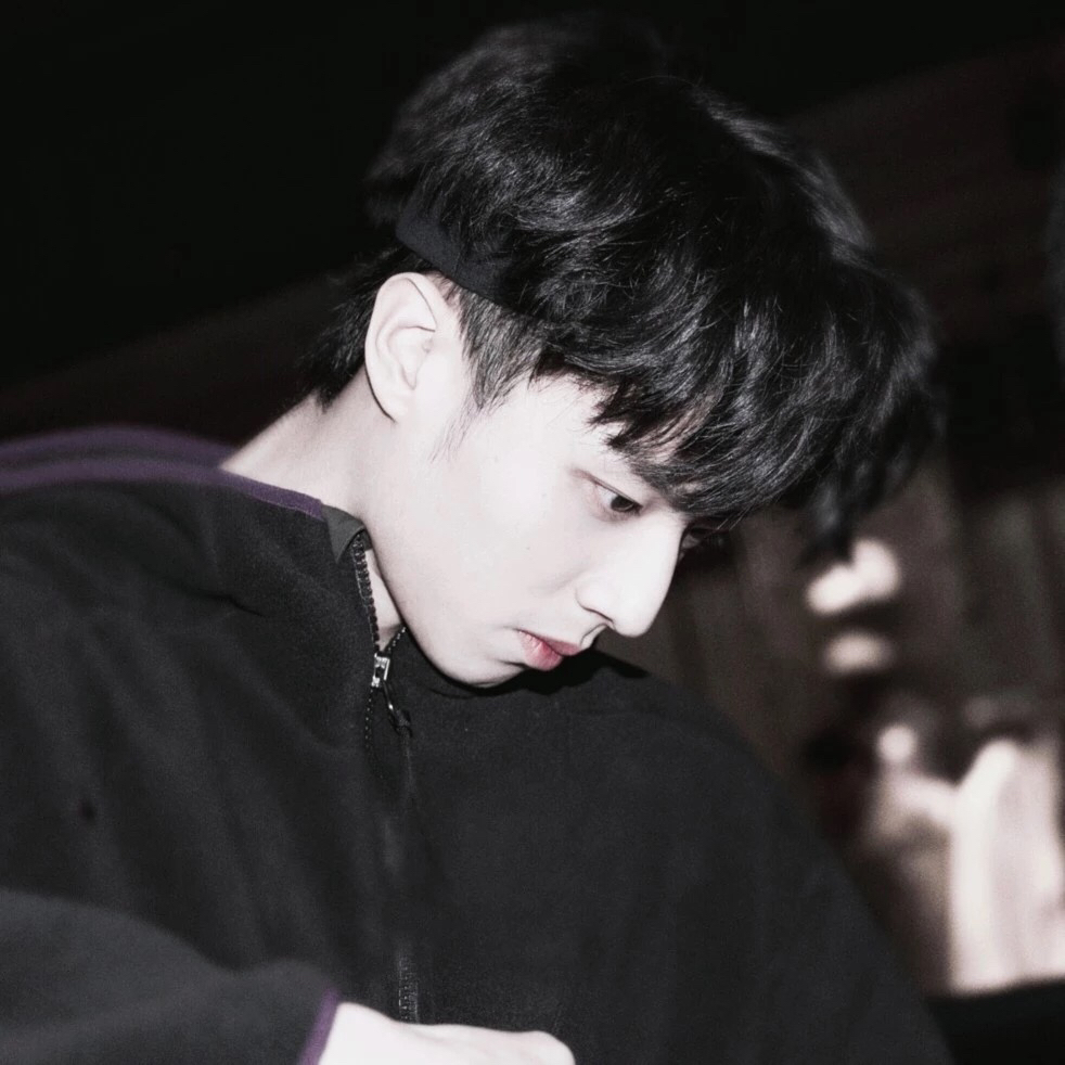 微信冷酷气质迷人男头