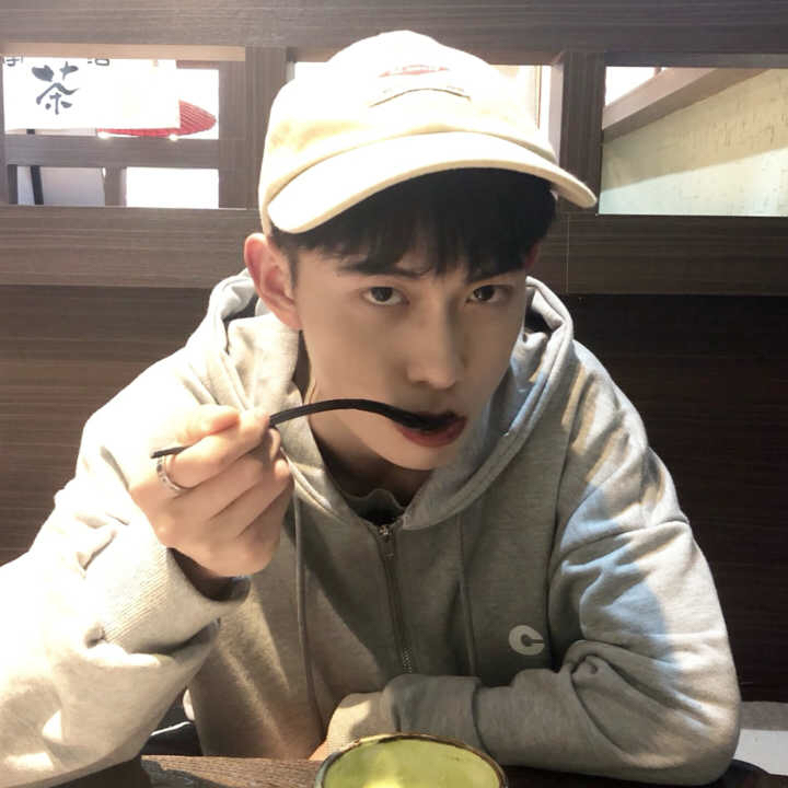 微信冷酷气质迷人男头