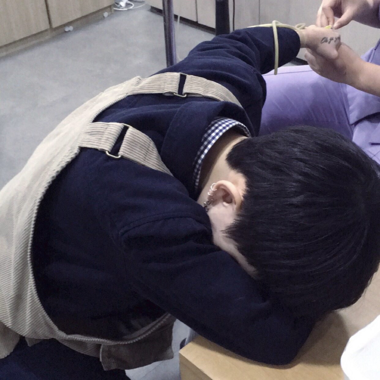 微信冷酷气质迷人男头