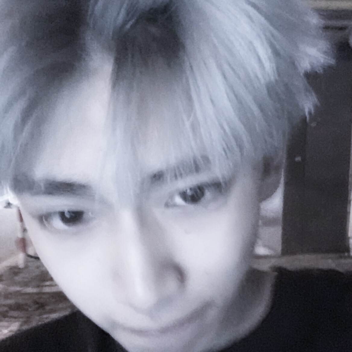 微信冷酷气质迷人男头