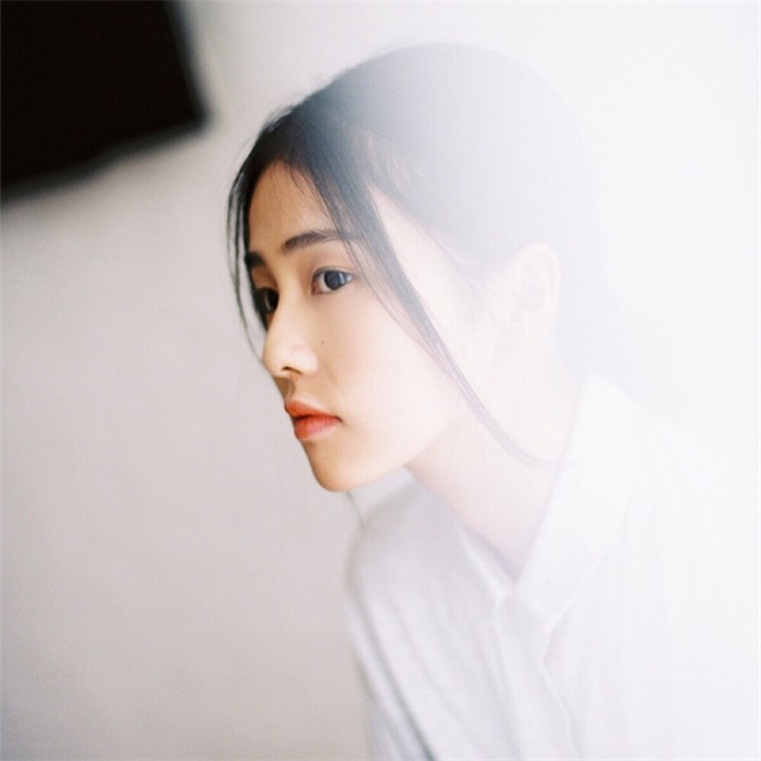 微信清新森系阳光女头