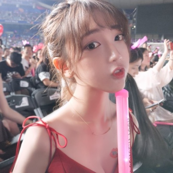 微信清新森系阳光女头