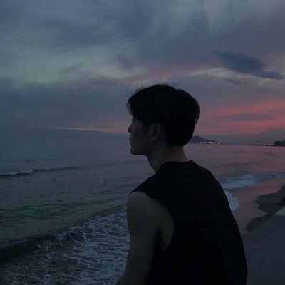 唯美伤感风格的微信个性男生头像合集下载