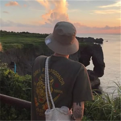 唯美伤感风格的微信个性男生头像合集下载