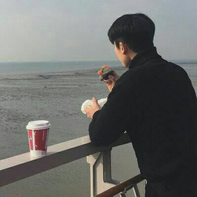 唯美伤感风格的微信个性男生头像合集下载