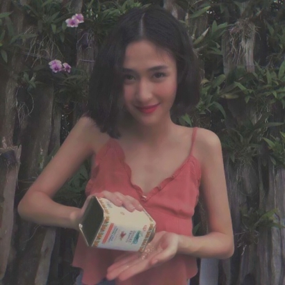 成熟伤感抑郁风格的微信个性女生头像合集下载