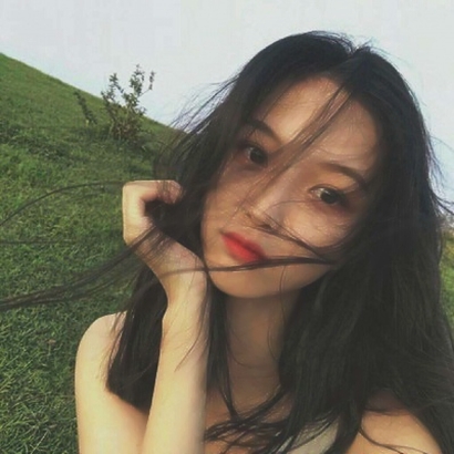 成熟伤感抑郁风格的微信个性女生头像合集下载