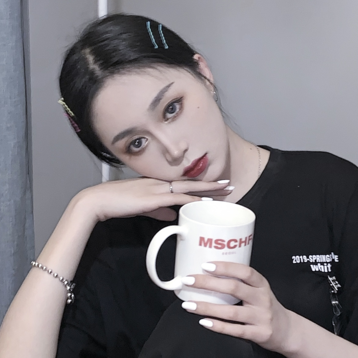 微信清新时尚阳光女头