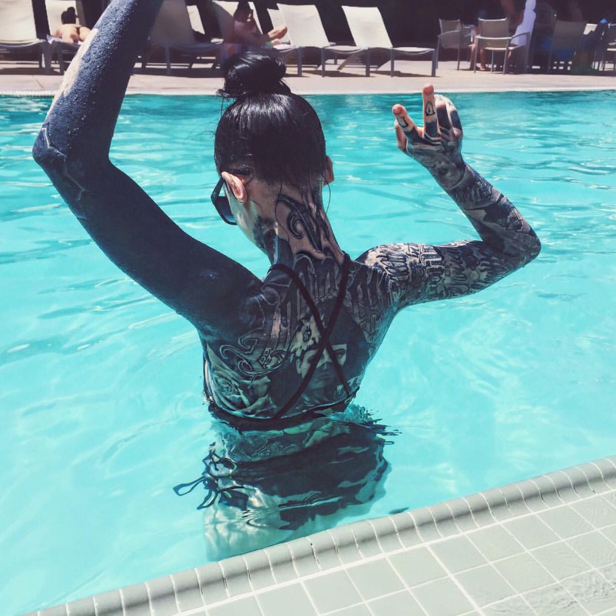 微信清新非主流冷酷女头