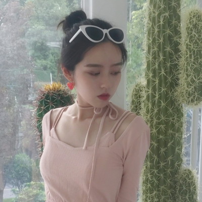 微信阳光粉嫩可爱女头