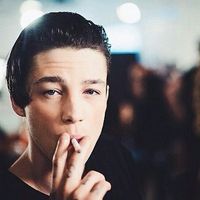 帅气个性欧美风的微信抽烟男生头像合集下载