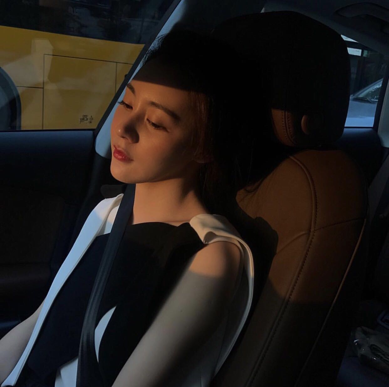 微信清新阳光佛系女头