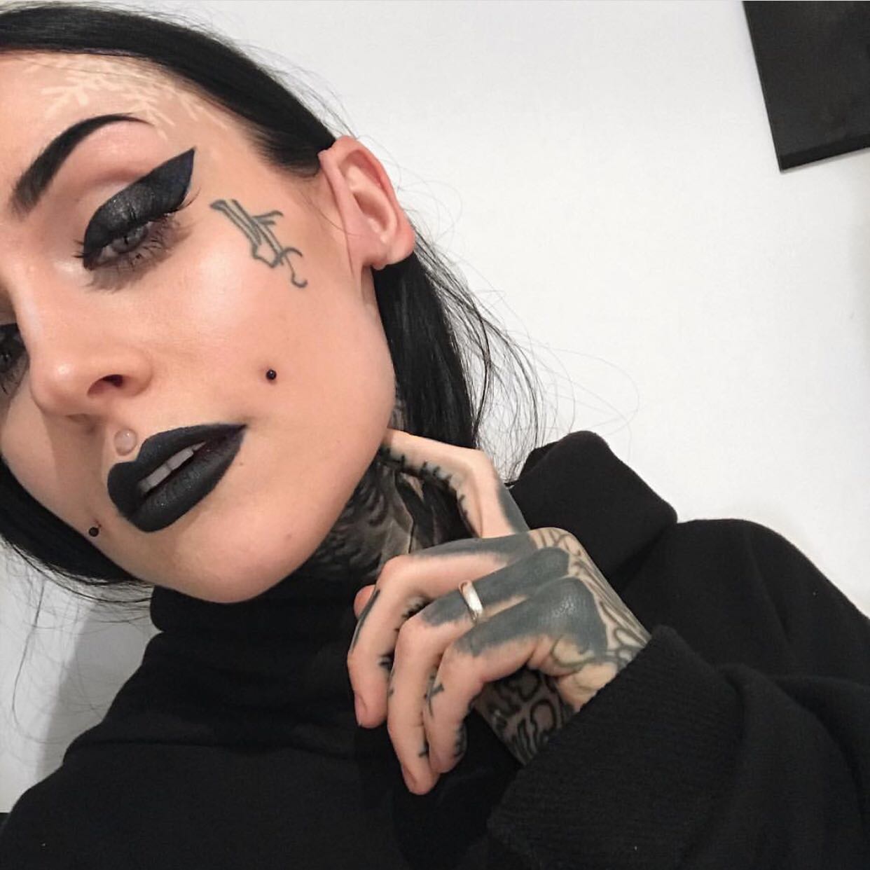 微信清新非主流冷酷女头