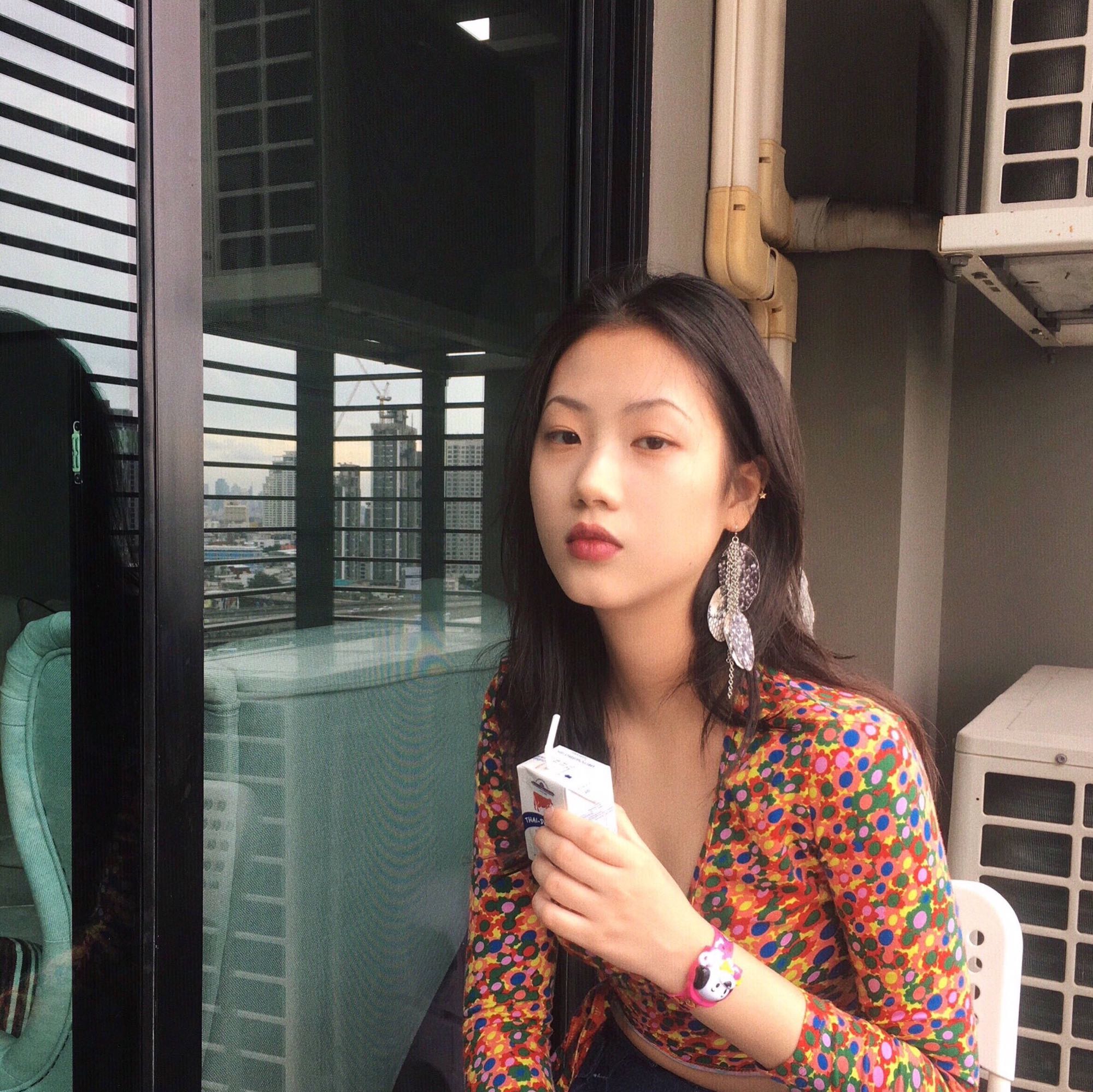 微信清新阳光佛系女头