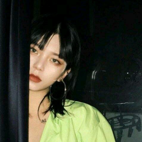 微信阳光清新文艺性感网红女头