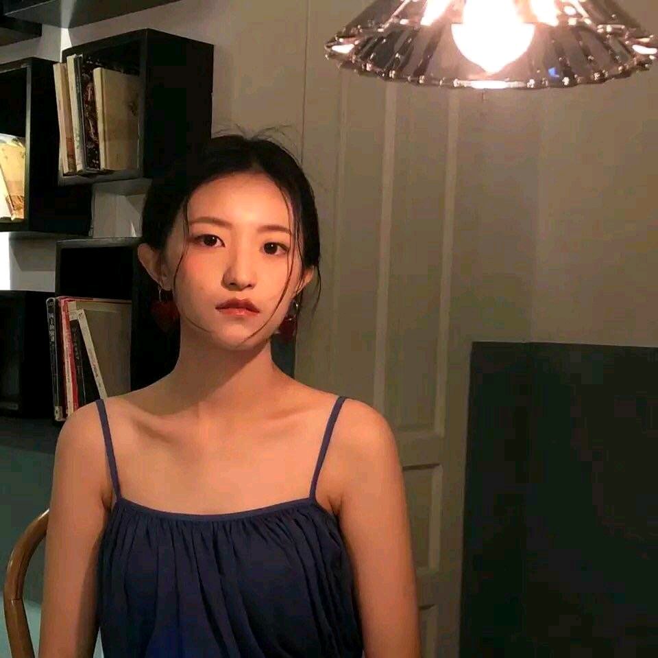 微信阳光清新文艺性感网红女头