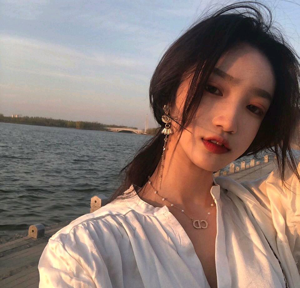 微信阳光清新文艺性感网红女头