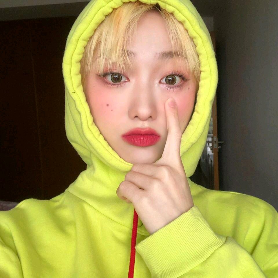 微信阳光清新文艺性感网红女头