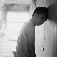 帅气伤感的微信黑白风格男生头像合集下载
