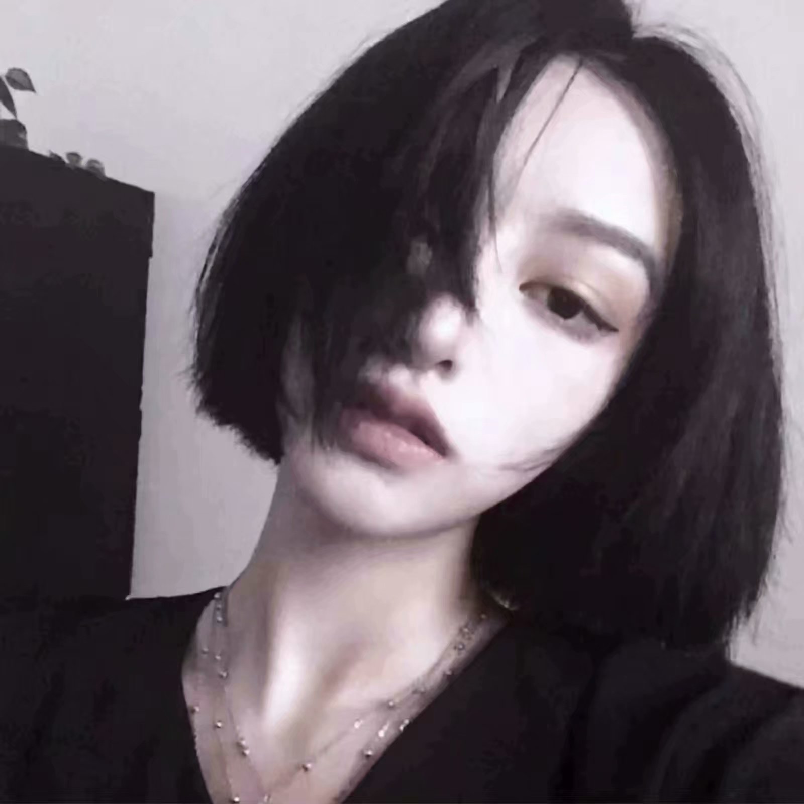 微信清新冷酷霸气女头