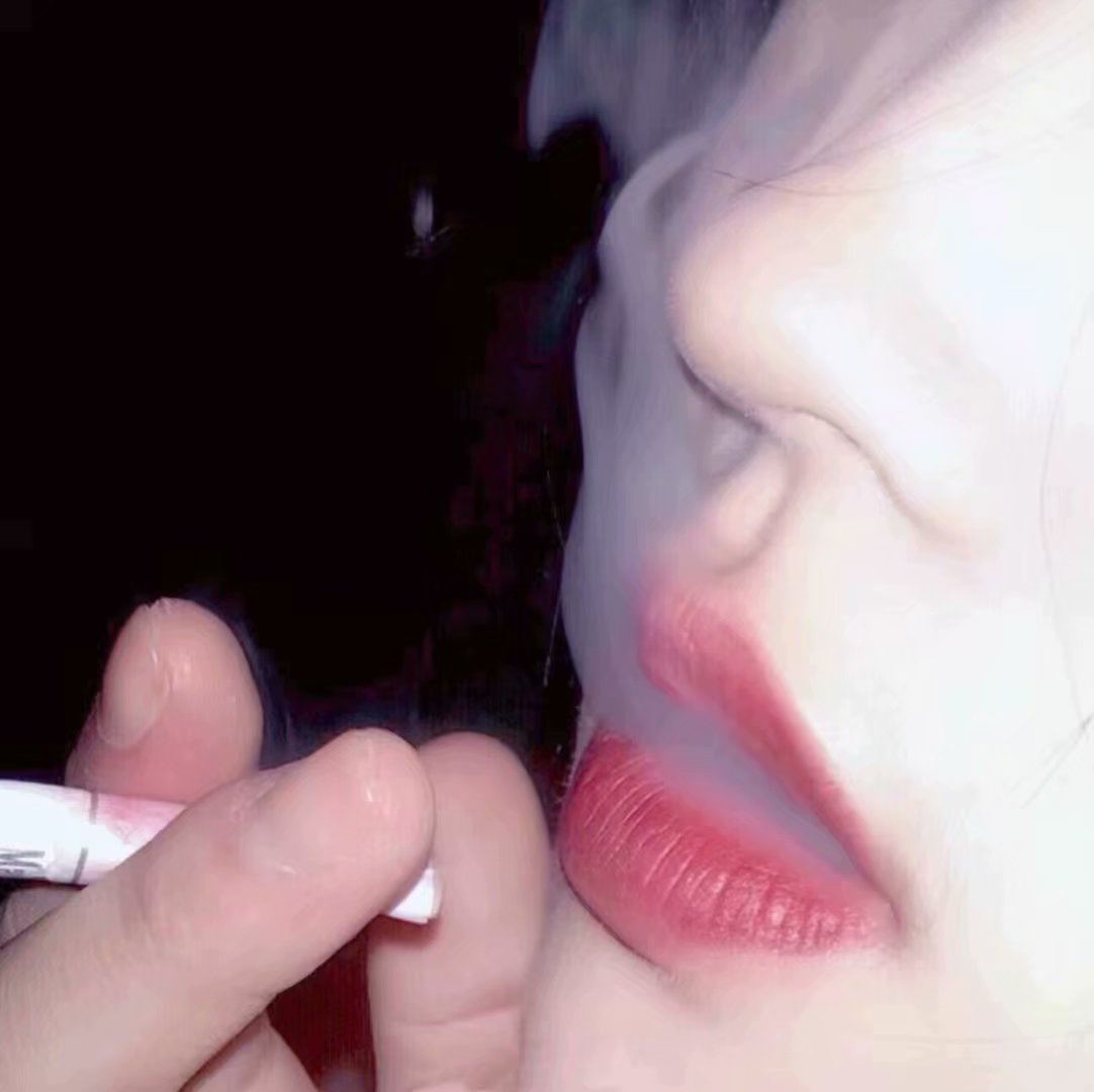 微信清新冷酷霸气女头