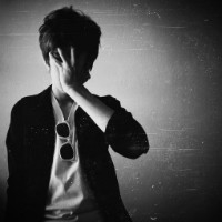 帅气伤感的微信黑白风格男生头像合集下载