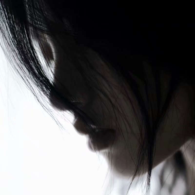 微信清新冷酷霸气女头