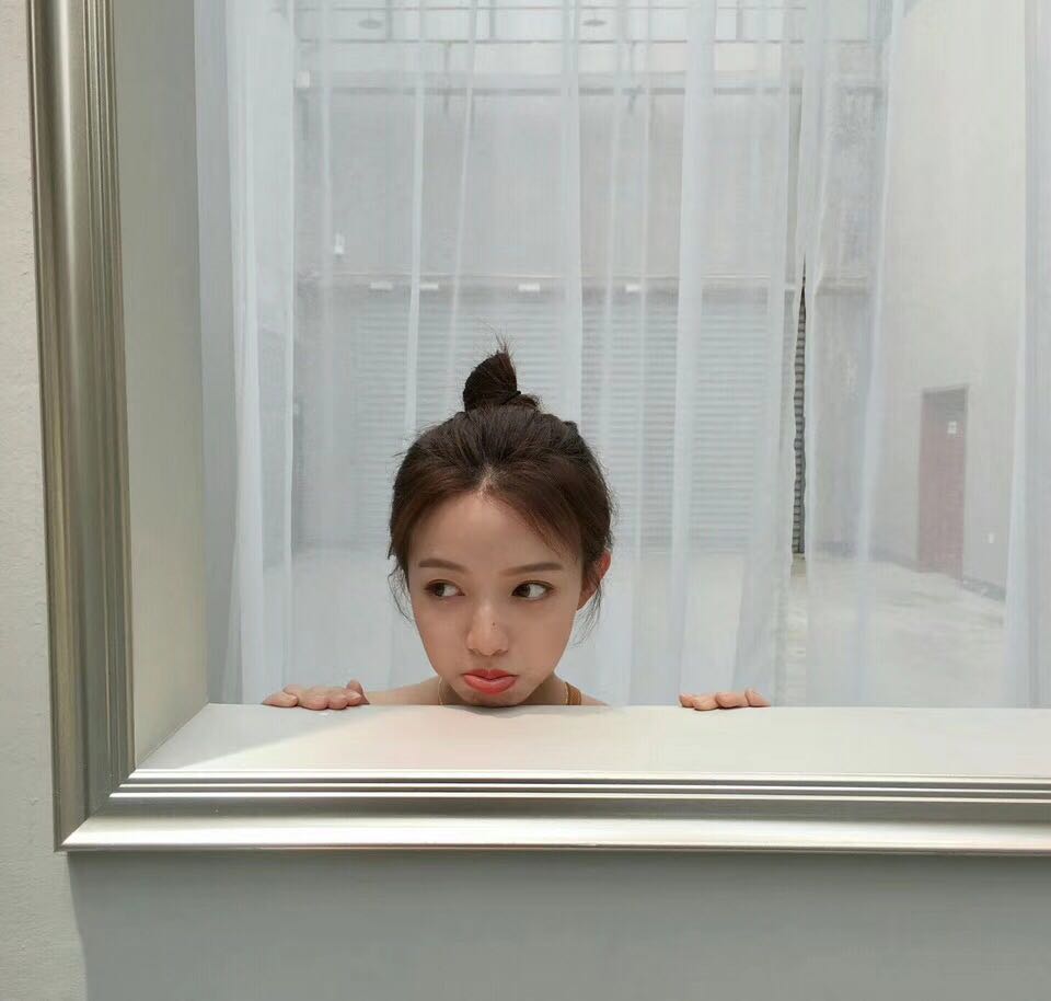 微信清新简洁阳光女头