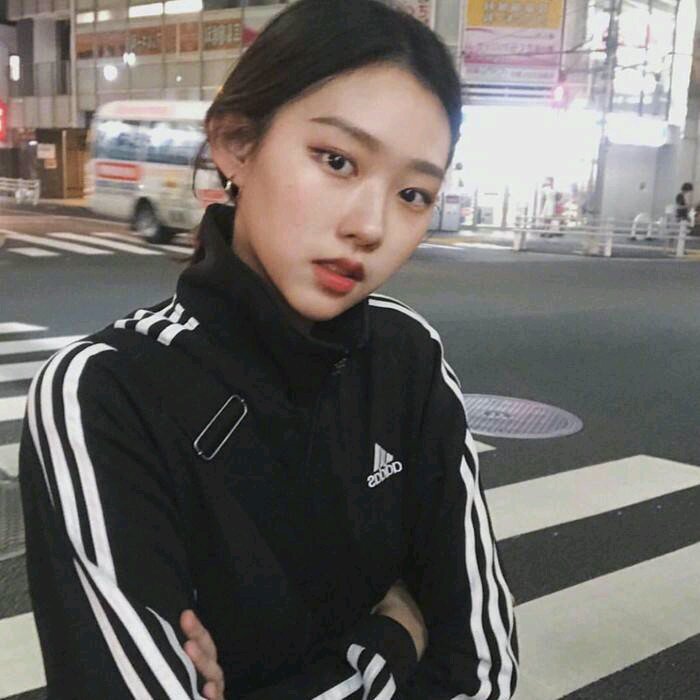 微信清新简洁阳光女头