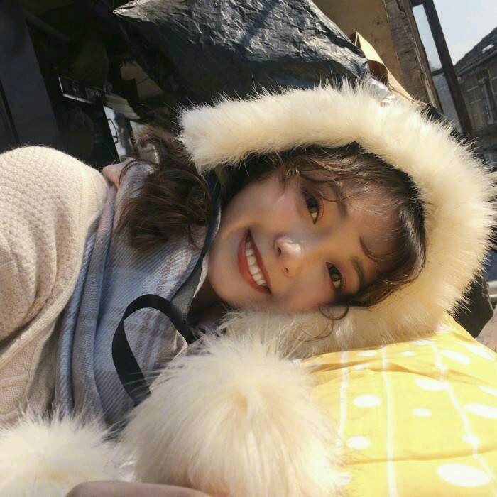 微信清新简洁阳光女头