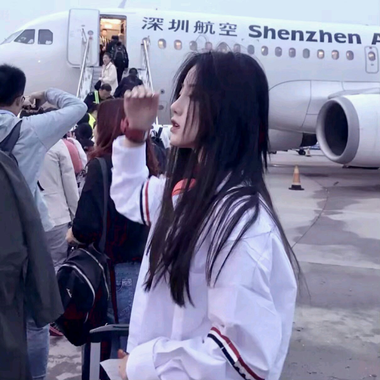 微信清新简洁阳光女头