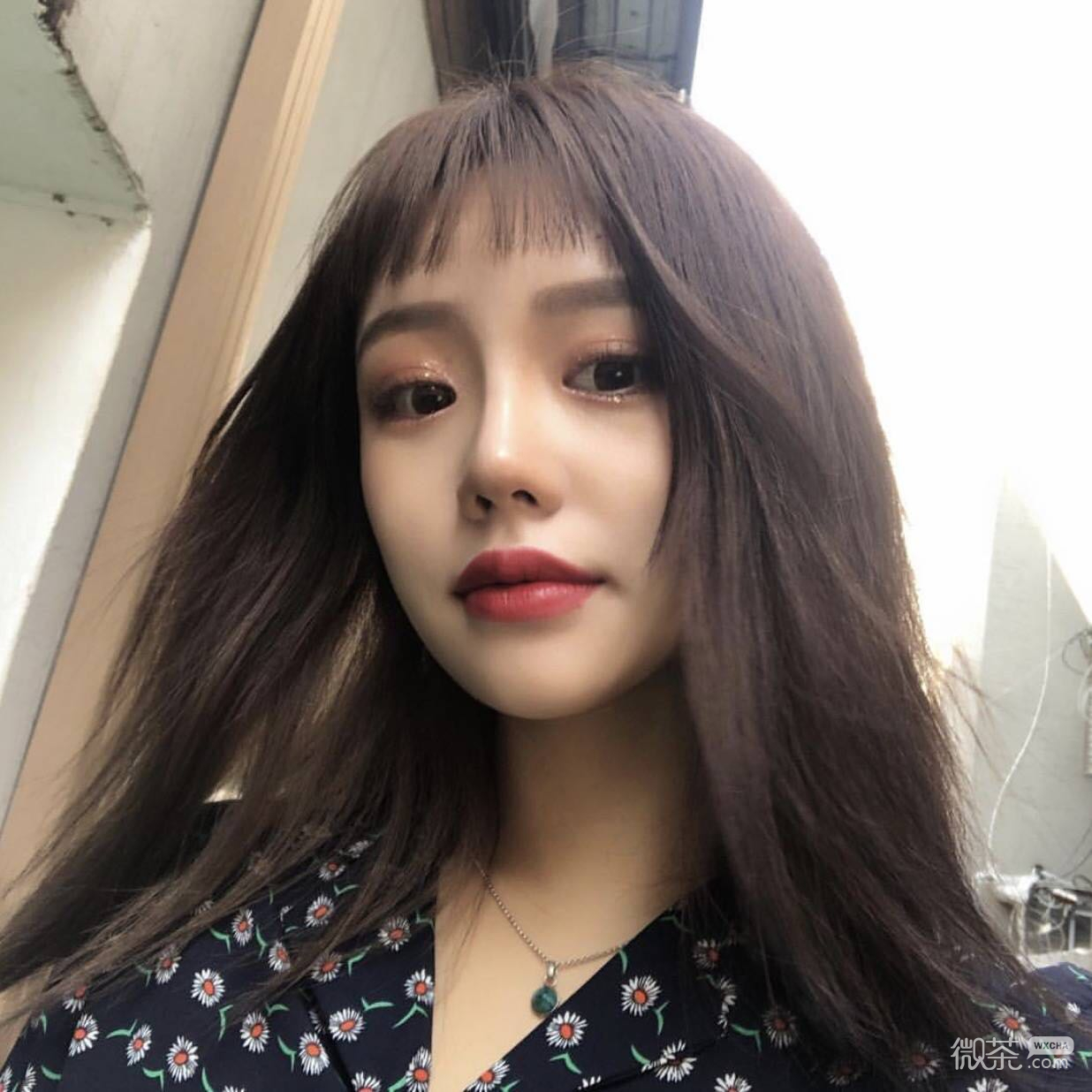 微信佛系简洁气质女头