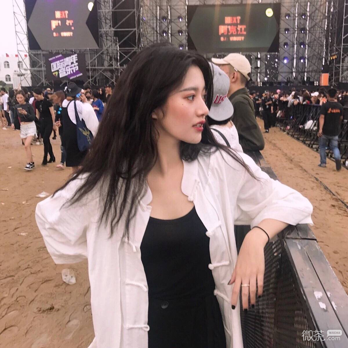 微信阳光简洁气质女头