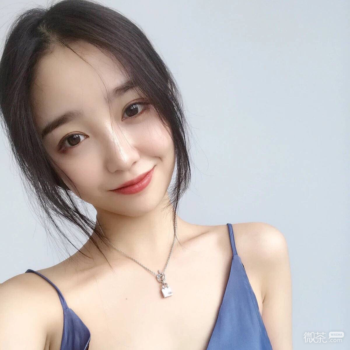 微信阳光简洁气质女头