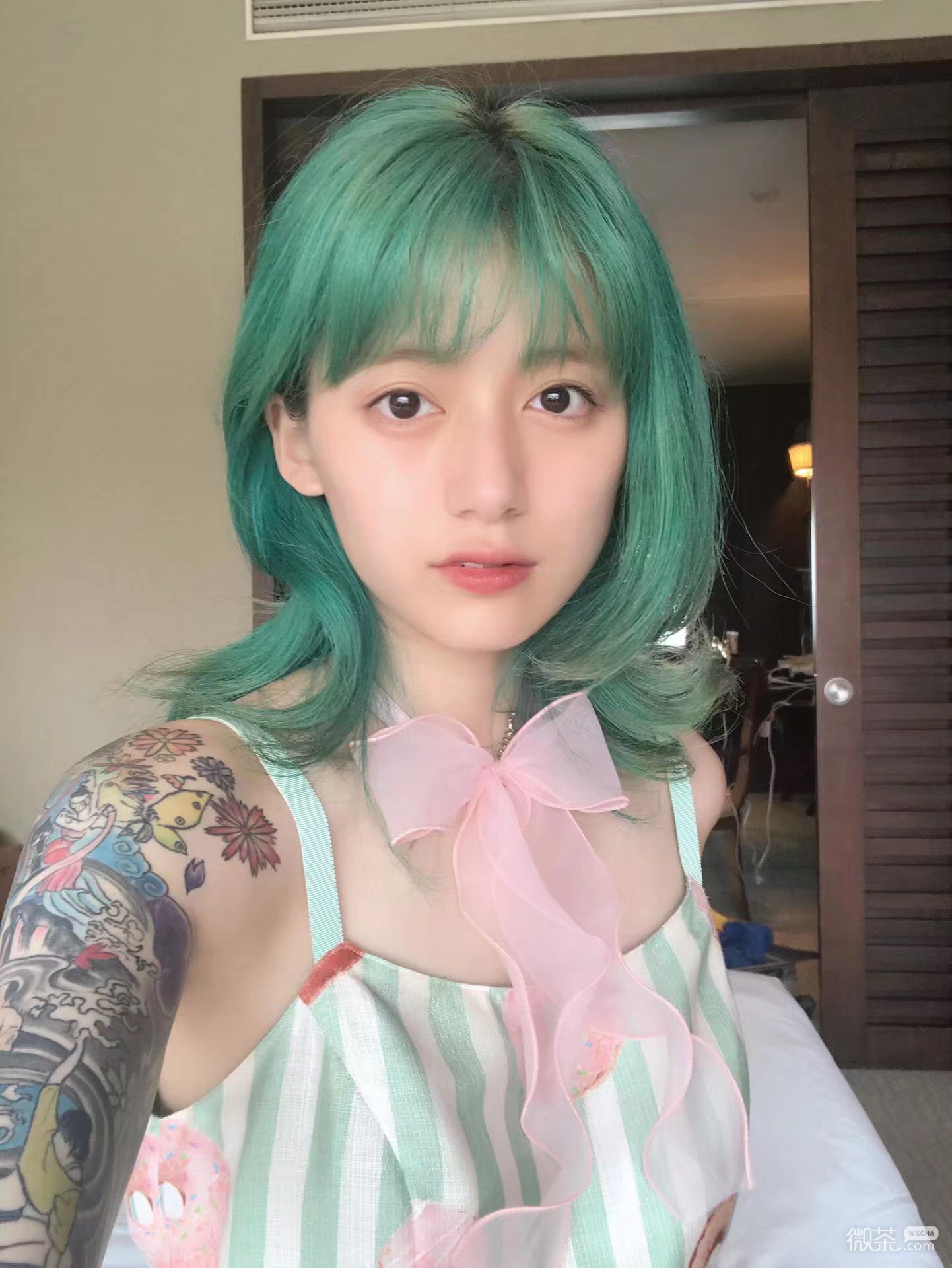 微信阳光简洁气质女头