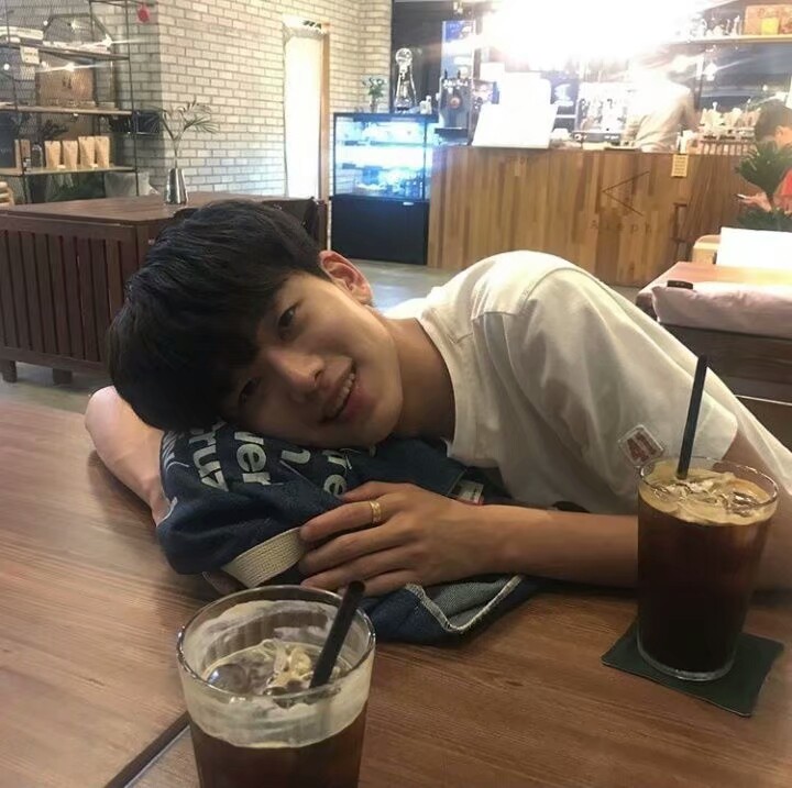 微信阳光佛系时尚男头