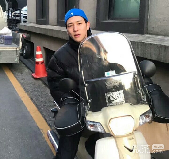 微信成熟帅气文艺男头