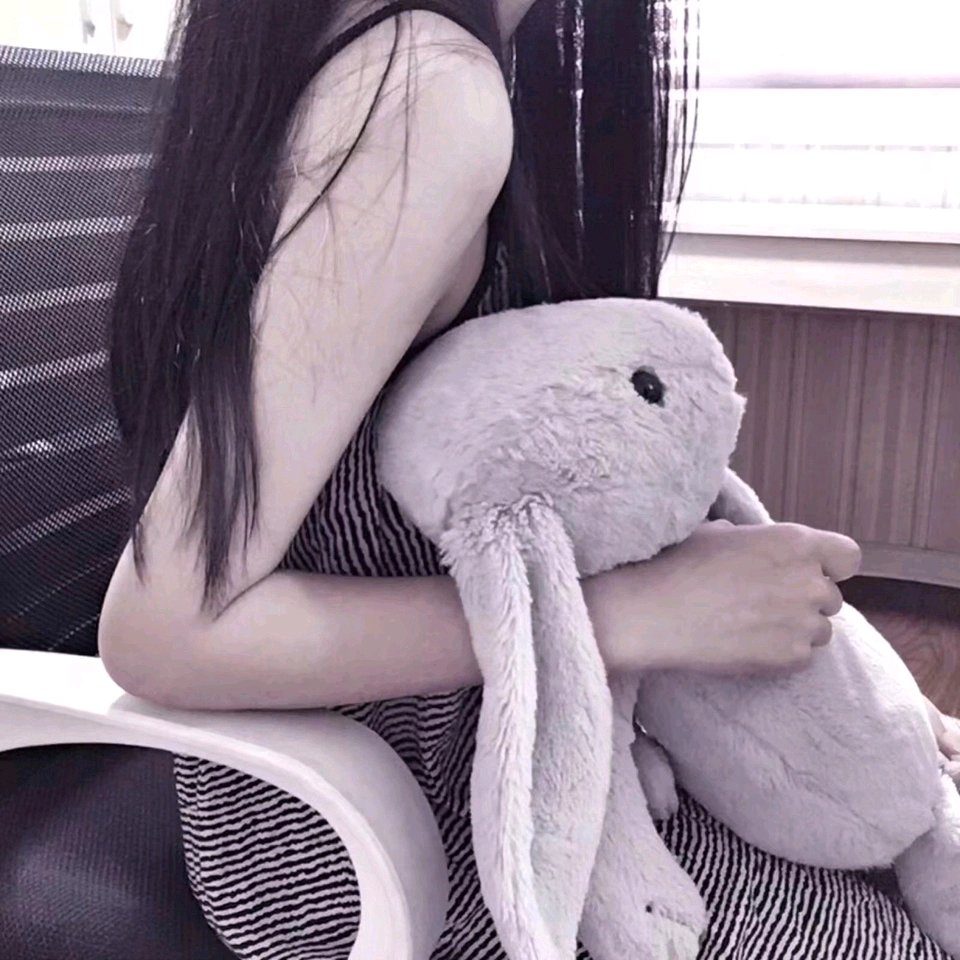 2019微信最新最潮的时尚紫色系女生头像合集下载