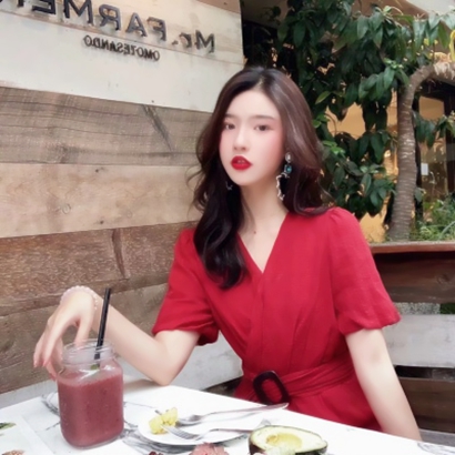 唯美小清新风格的微信红衣女生头像合集下载