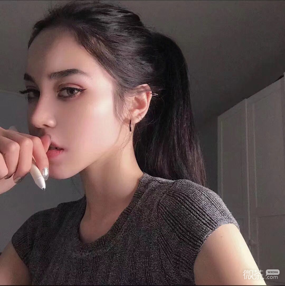 微信可爱阳光气质女头