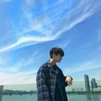 个性好看的微信小清新男生头像合集下载