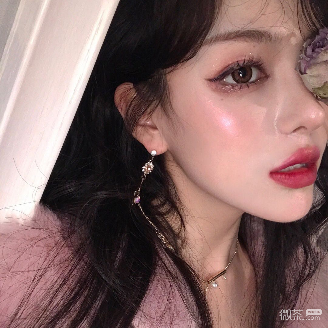 微信可爱阳光气质女头
